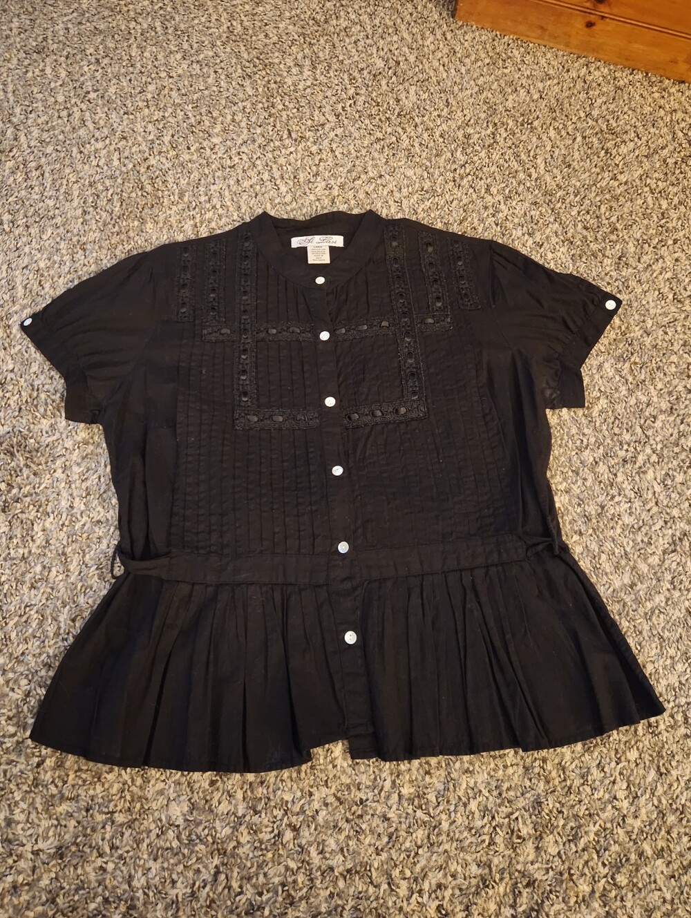 Vintage At Last Cotton Button Down Short Sleeve Blouse Black Large